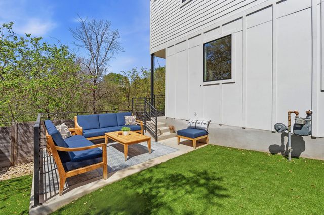 1168 Ridgeway DR 2, Austin, TX 78702