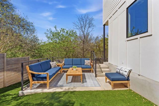 1168 Ridgeway DR 2, Austin, TX 78702