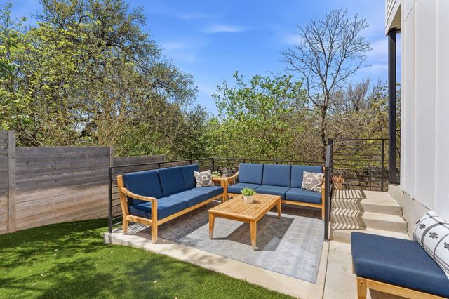 1168 Ridgeway DR 2, Austin, TX 78702