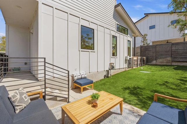 1168 Ridgeway DR 2, Austin, TX 78702