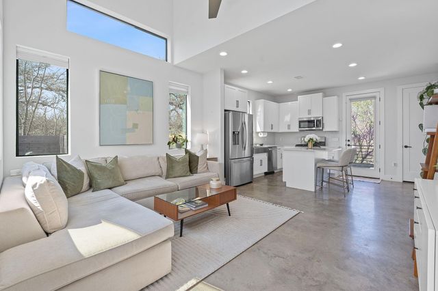 1168 Ridgeway DR 2, Austin, TX 78702