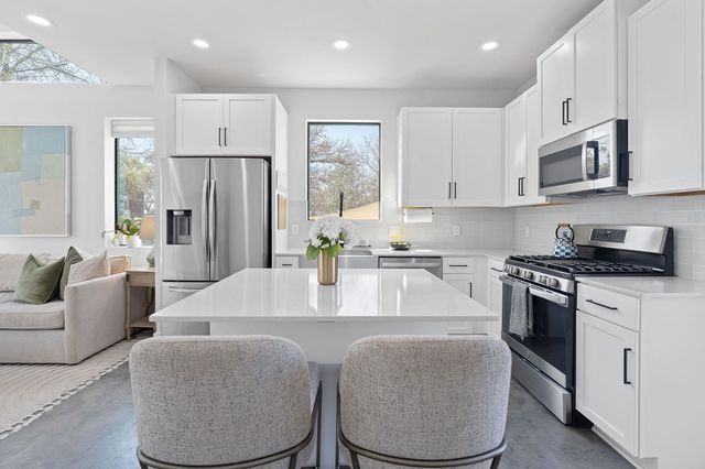 1168 Ridgeway DR 2, Austin, TX 78702