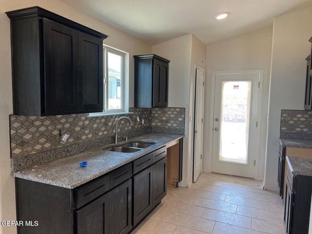 14532 Russell Borea, El Paso, TX 79938