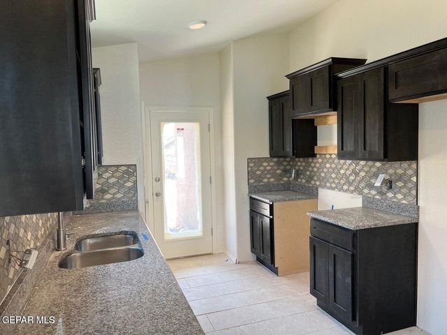 14532 Russell Borea, El Paso, TX 79938