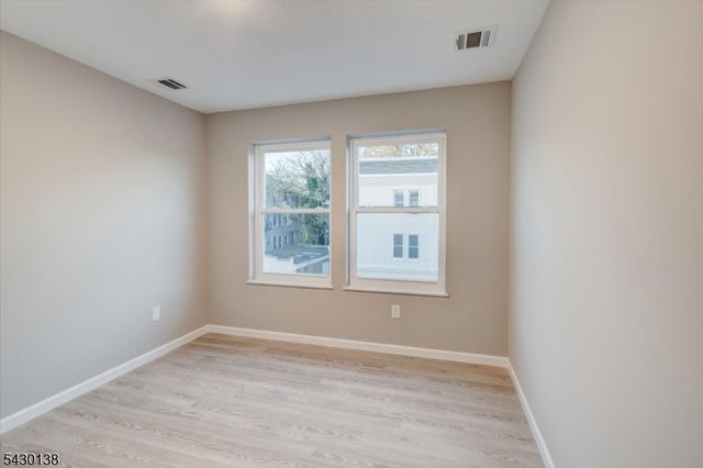 581 Bergen St, Newark City, NJ 07108