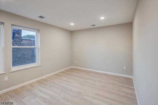 581 Bergen St, Newark City, NJ 07108