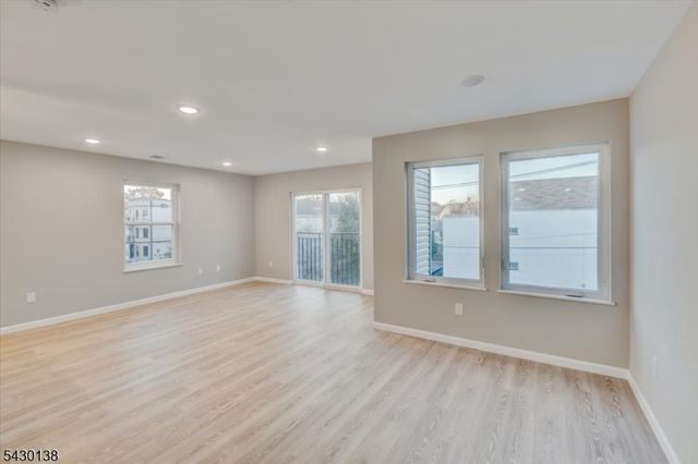 581 Bergen St, Newark City, NJ 07108