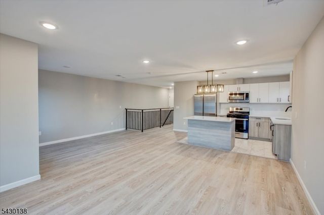 581 Bergen St, Newark City, NJ 07108
