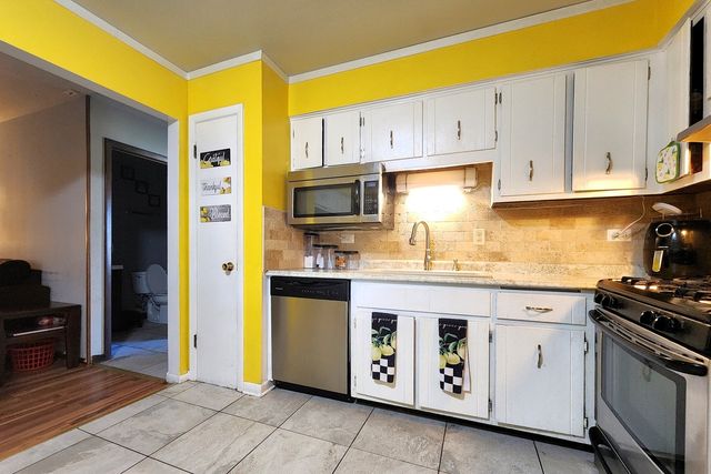 3461 S Manor Drive, Lansing, IL 60438