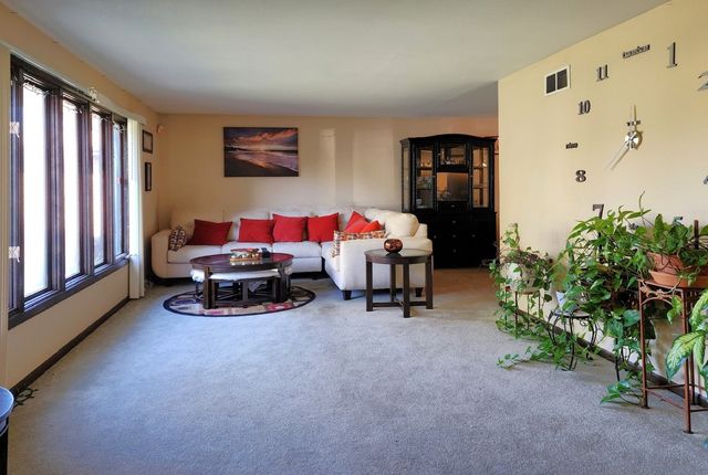 3461 S Manor Drive, Lansing, IL 60438