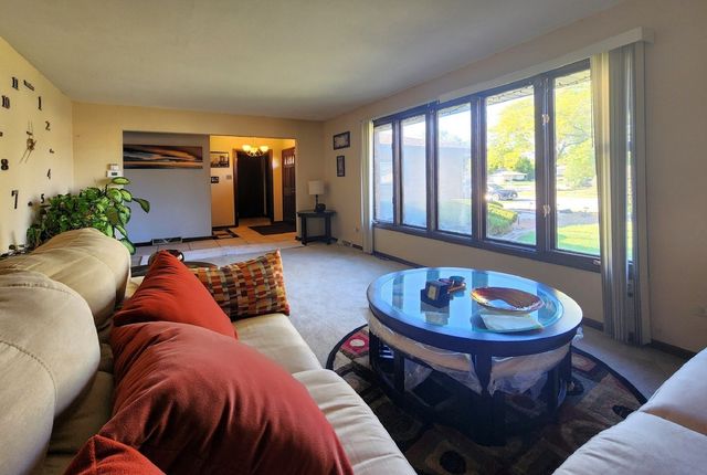 3461 S Manor Drive, Lansing, IL 60438