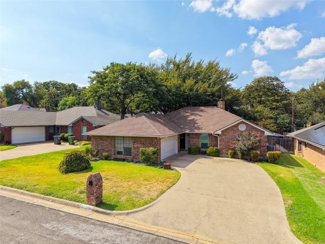 2708 Citadel Drive, Arlington, TX 76012