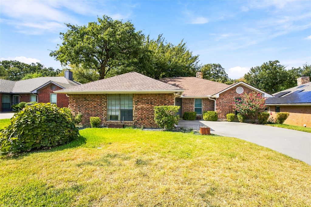2708 Citadel Drive, Arlington, TX 76012 — photo 2
