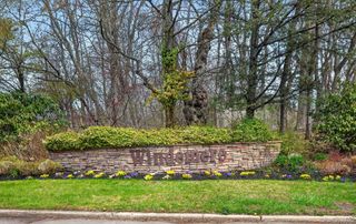 18 Windemere Way, Woodbury, NY 11797