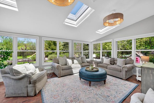10235 Range Line COURT, Mequon, WI 53092