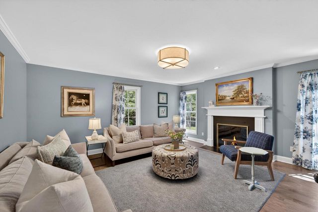 10235 Range Line COURT, Mequon, WI 53092