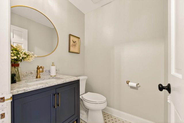 10235 Range Line COURT, Mequon, WI 53092