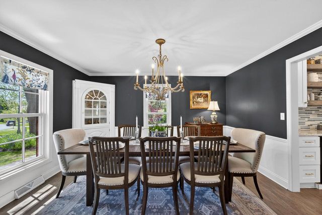 10235 Range Line COURT, Mequon, WI 53092