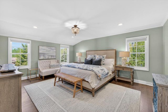 10235 Range Line COURT, Mequon, WI 53092