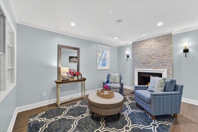 10235 Range Line COURT, Mequon, WI 53092
