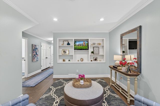10235 Range Line COURT, Mequon, WI 53092