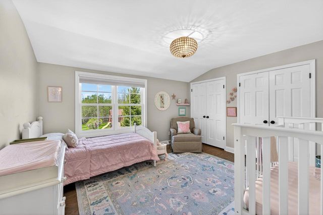 10235 Range Line COURT, Mequon, WI 53092