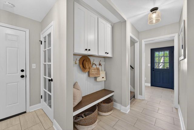 10235 Range Line COURT, Mequon, WI 53092