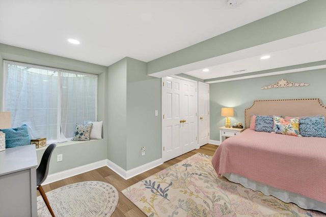 10235 Range Line COURT, Mequon, WI 53092