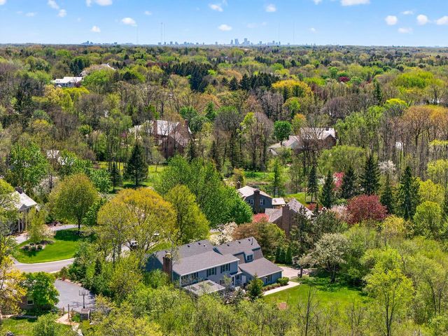 10235 Range Line COURT, Mequon, WI 53092