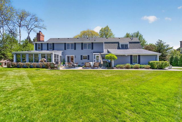 10235 Range Line COURT, Mequon, WI 53092