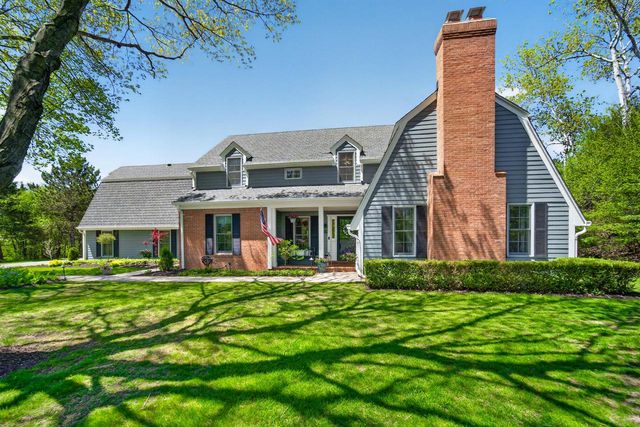 10235 Range Line COURT, Mequon, WI 53092