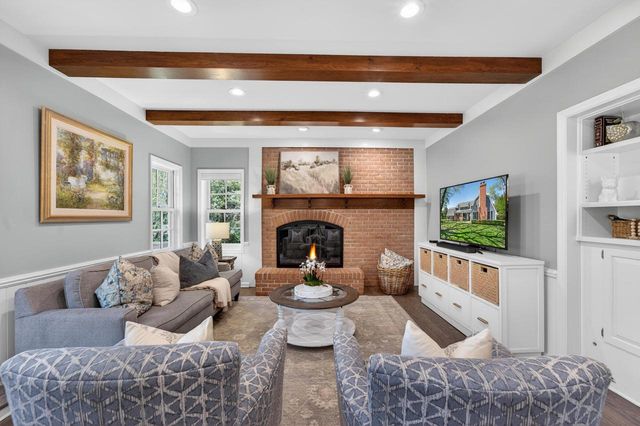 10235 Range Line COURT, Mequon, WI 53092