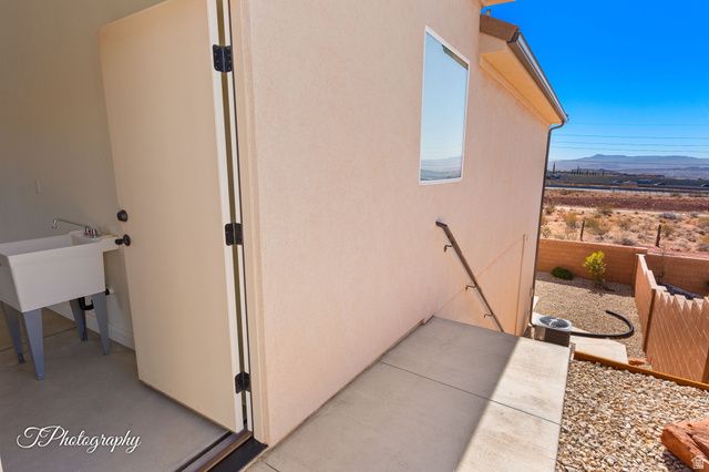 498 E TODD PL, Washington, UT 84780