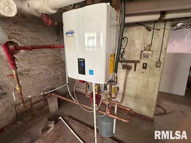 605 FULTON Street, Grand Mound, IA 52751