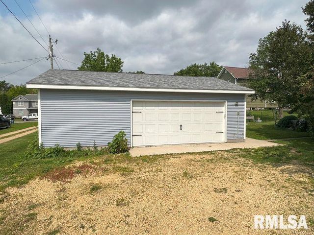605 FULTON Street, Grand Mound, IA 52751