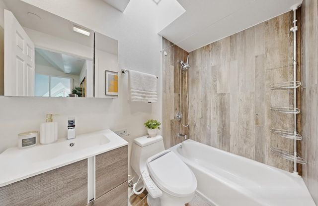 4151 El Camino Way M, Palo Alto, CA 94306