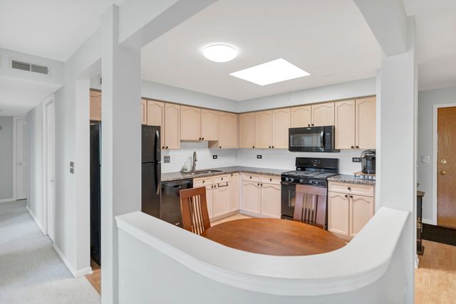 59 S Hale Street 402, Palatine, IL 60067