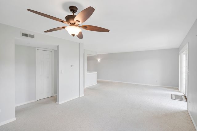 59 S Hale Street 402, Palatine, IL 60067