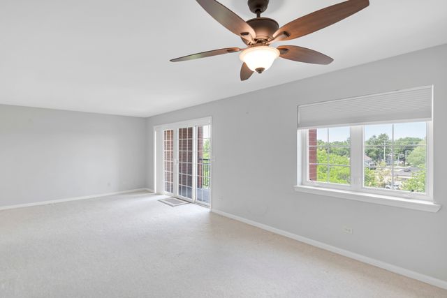 59 S Hale Street 402, Palatine, IL 60067