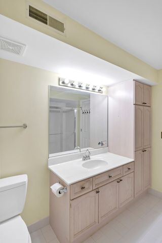 59 S Hale Street 402, Palatine, IL 60067