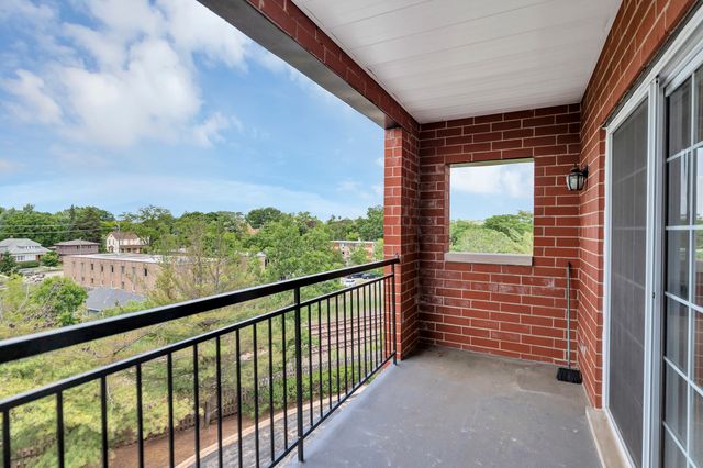 59 S Hale Street 402, Palatine, IL 60067