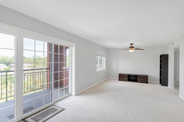 59 S Hale Street 402, Palatine, IL 60067