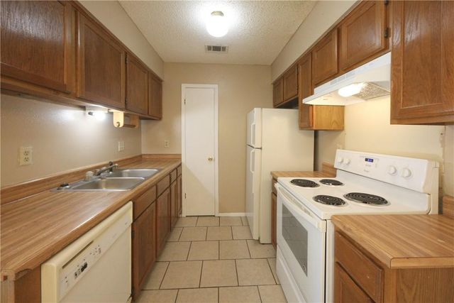 9802 Brasher DR B, Austin, TX 78748