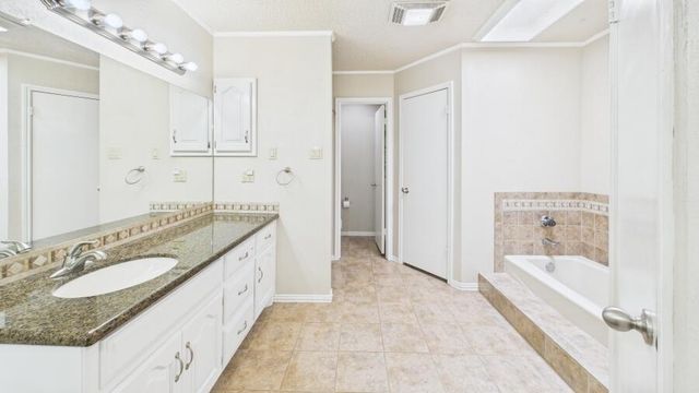 2115 Rice Drive, Levelland, TX 79336