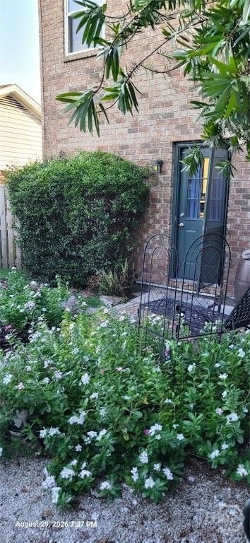 Image 3 of property listing at 106 Hunt Club Court, Savannah, GA 31406