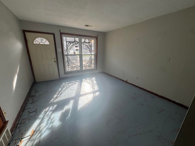 256 DELTA RD, Memphis, TN 38109