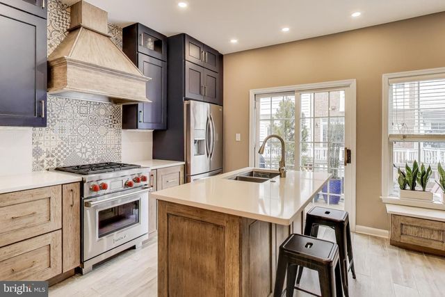 814 CAPITOL SQUARE PL SW, Washington, DC 20024