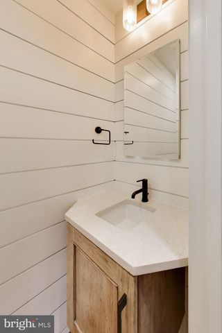 814 CAPITOL SQUARE PL SW, Washington, DC 20024