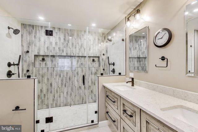 814 CAPITOL SQUARE PL SW, Washington, DC 20024