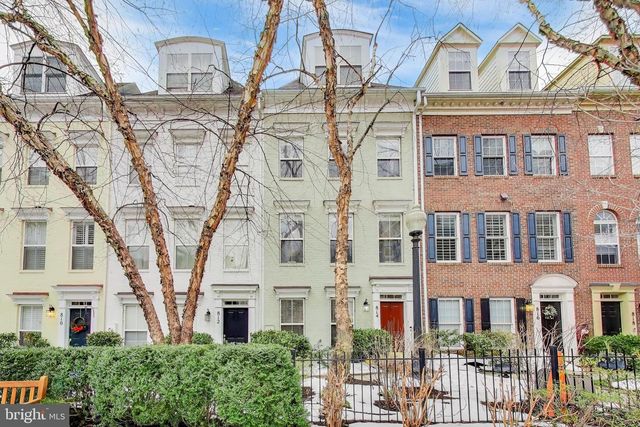 814 CAPITOL SQUARE PL SW, Washington, DC 20024